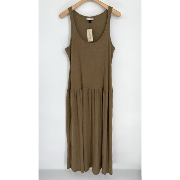Universal Thread Dresses & Skirts - Universal Thread Olive Tank Midi Dress